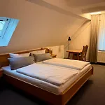Braeustuebl Und Haus Boutique * Selb