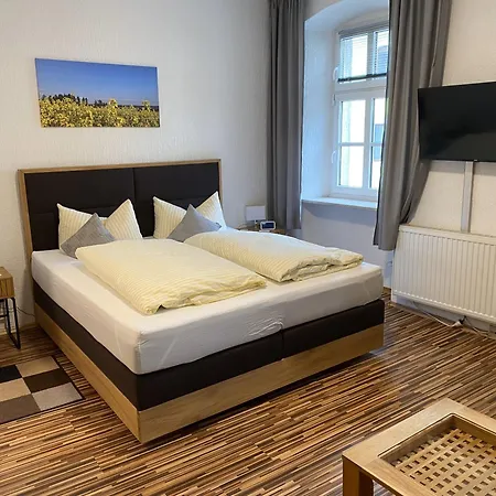 Braeustuebl Und Haus Boutique * זלב