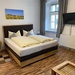Braeustuebl Und Haus Boutique * זלב