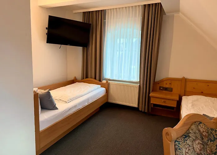 Braeustuebl Und Haus Boutique Hotell *